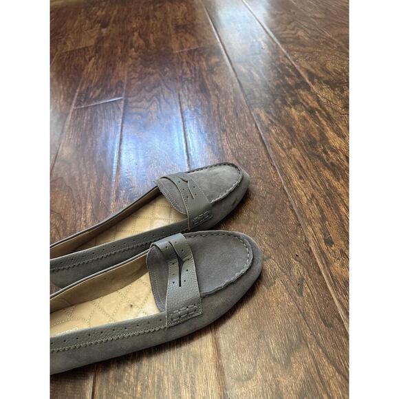 Lands' End Womens Grey Suede Driving Loafers Slip On Studded Sole Casual - Picture 5 of 7